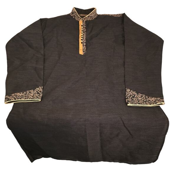 SKAVIJ Men's Black Cotton Kurta Size Medium Gold Embroidered Placket 41 Long NWT - Picture 1 of 3